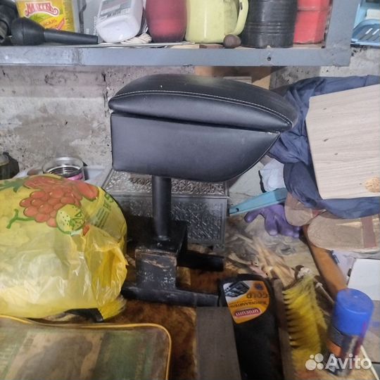 Подлокотник