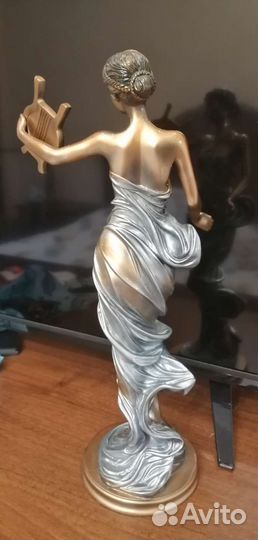 Статуэтка девушка с арфой