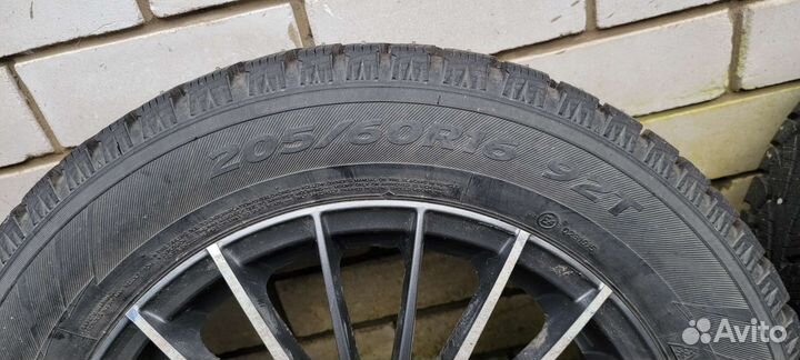 Hankook Winter I'Pike 205/60 R16