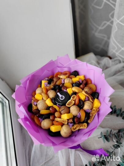 Съедобные букеты из сухофруктов и орехов