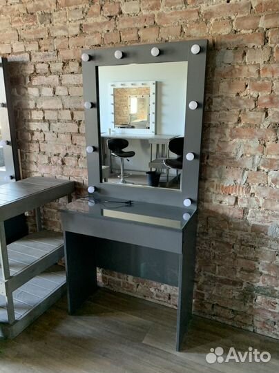 Столы гримерные и зеркала гримерные