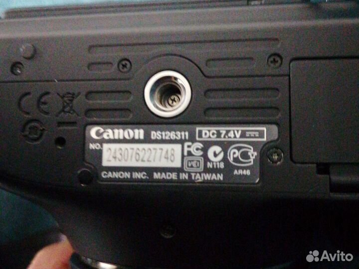 Зеркальный фотоаппарат canon