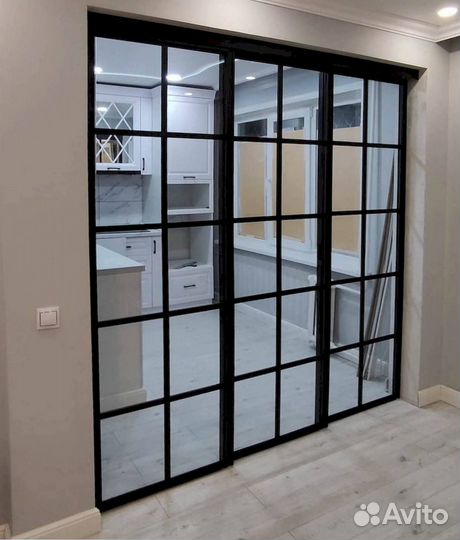 Стеклянная перегородка