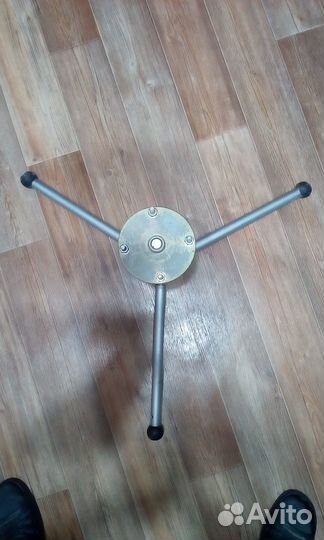 Тренога от мощной музколонки