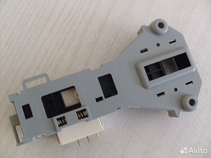 Замок дверцы люка на Стиральную Машину