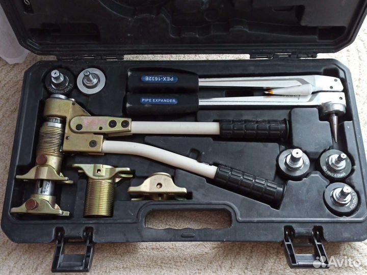 Пресс для сшитого полиэтилена Stout, Rehau