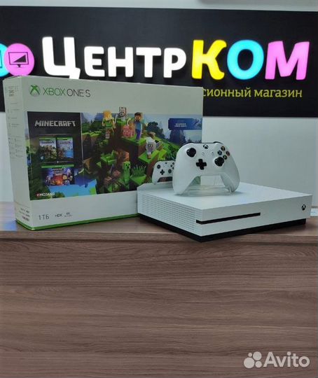 Белоснежная игровая приставка xbox ONE S 1TB