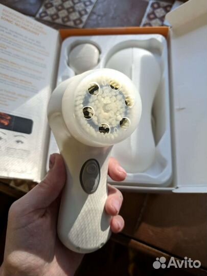Аппарат для очищения лица. clarisonic mia 2