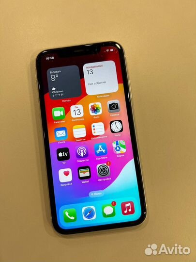 iPhone 11, 64 ГБ