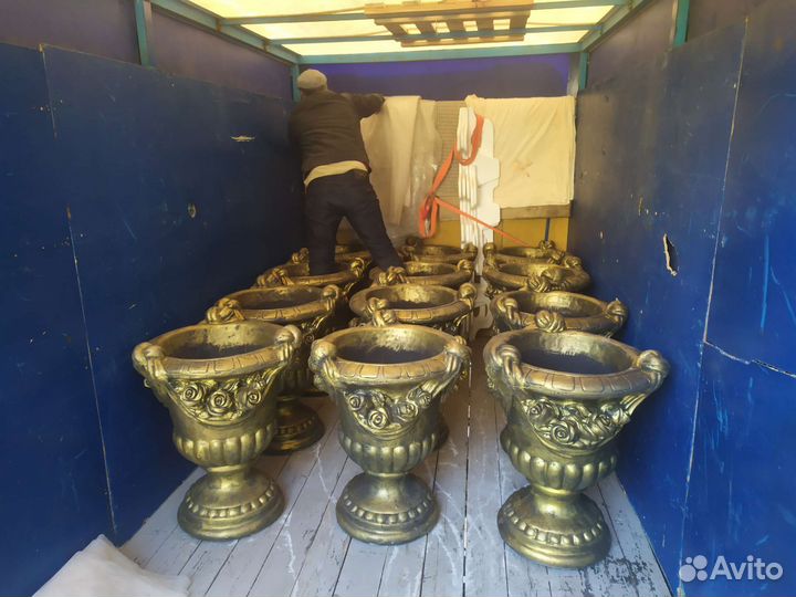 Вазоны с розами