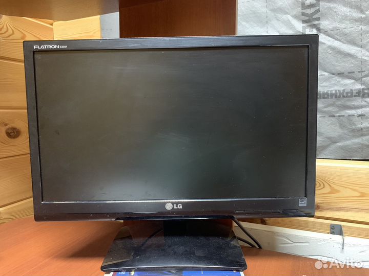 Монитор LG 24 дюйма