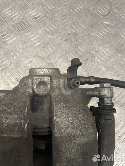 Суппорт тормозной передний левый Mini Clubman