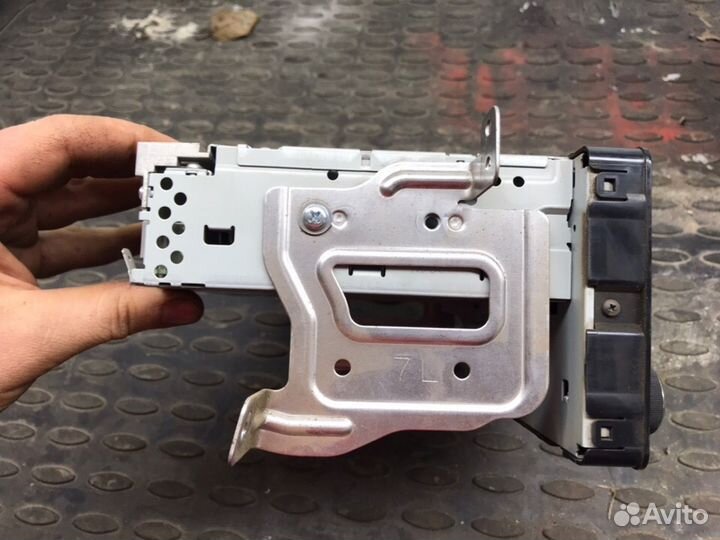 Магнитола mitsubishi L200 2015 г. в