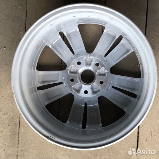 Оригинальный новый диск KIA Sportage 4