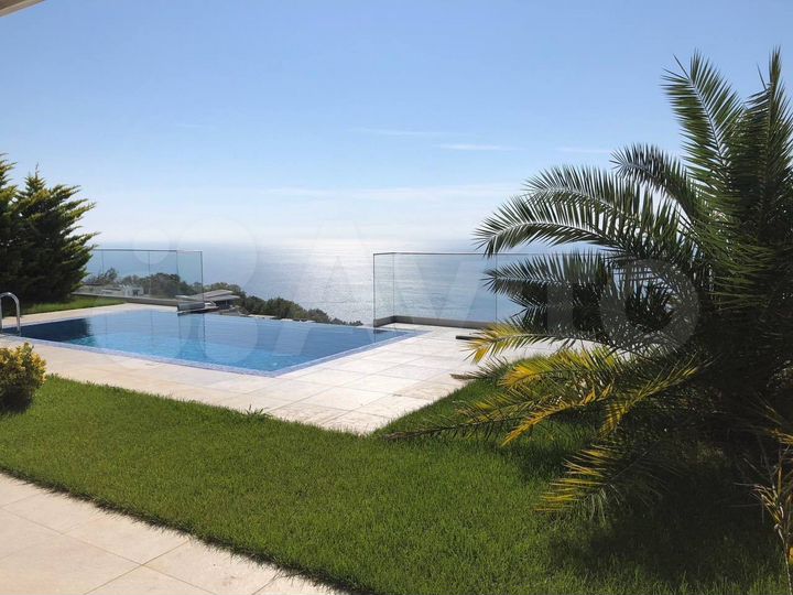 Коттедж 250 м² на участке 4 сот.