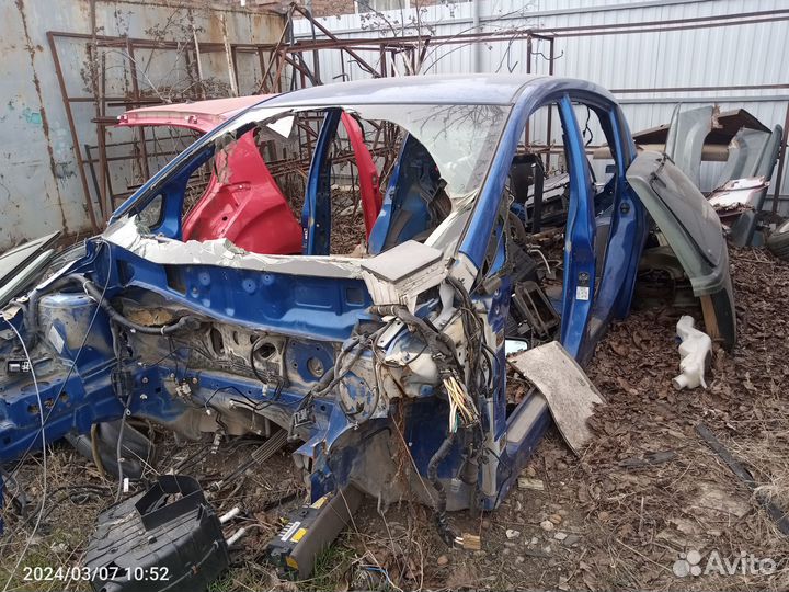 Nissan tiida разбор