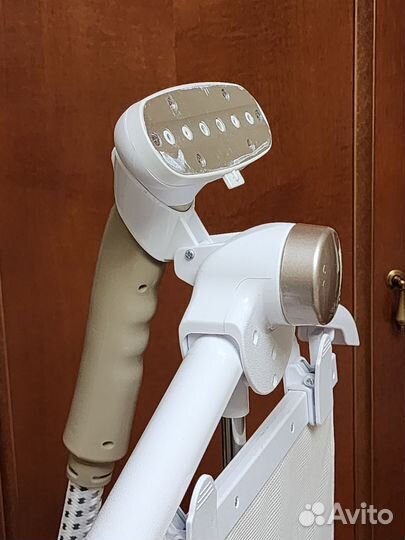 Вертикальный отпариватель Bort