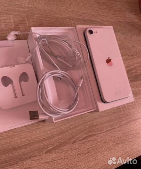 iPhone se 64gb 2020 обмен