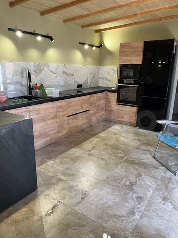 Дом 180 м² на участке 6 сот.