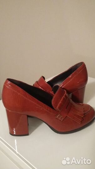 MA&LO Туфли рыжие, лаковые, устойчивый каблук