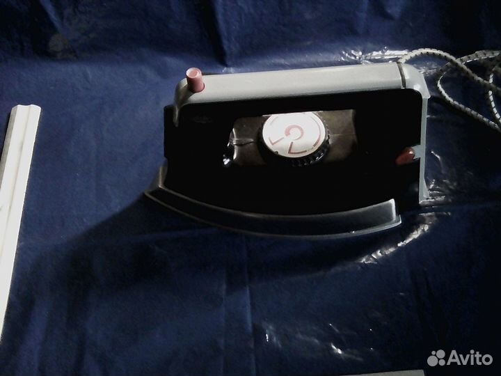 Утюги СССР 83/90+эл.зажигалка плиты 1982г