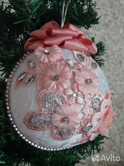 Шар на елку нежно персиковый