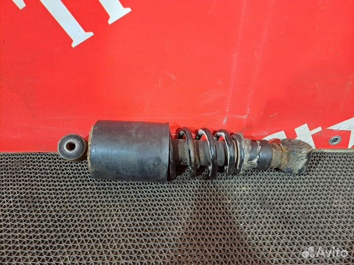 Амортизатор кабины передний