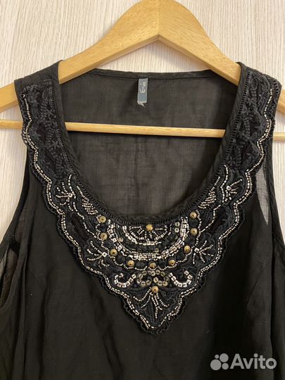 Майка черная с вышивкой