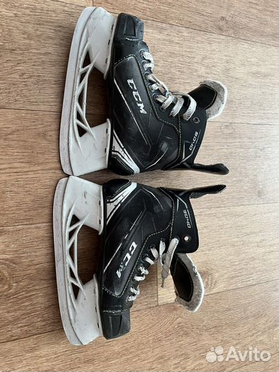Коньки хоккейные CCM 9040