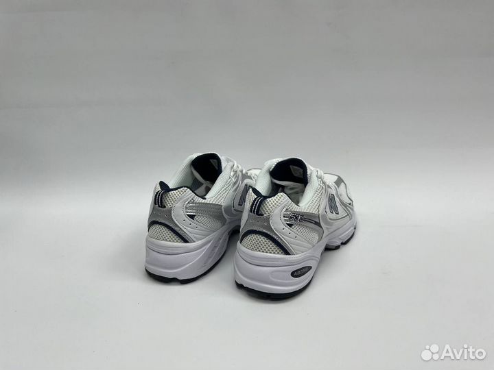New Balance 530 / Кроссовки