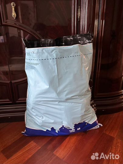 Пакет с детскими вещами