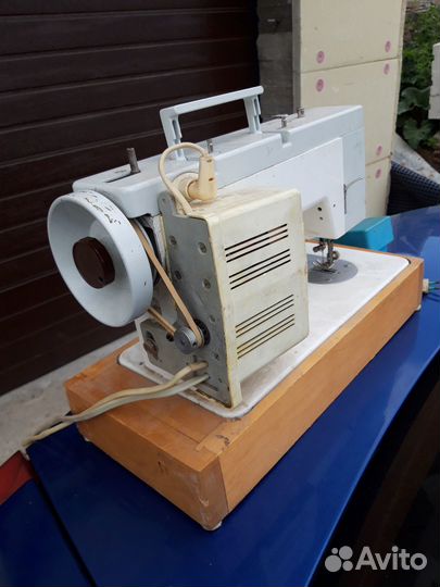 Швейная машинка бу электрическая