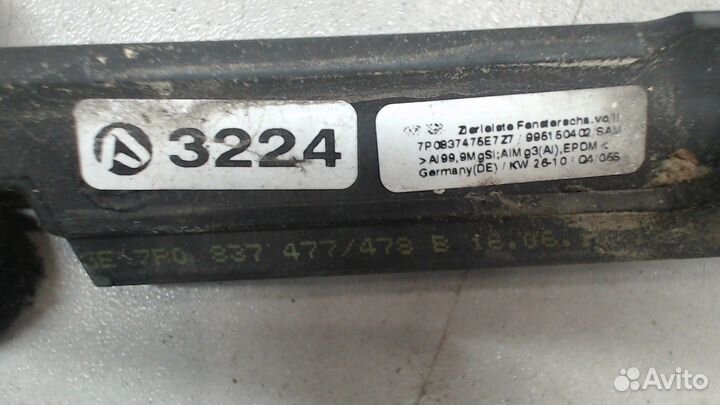 Молдинг стекла Volkswagen Touareg, 2011