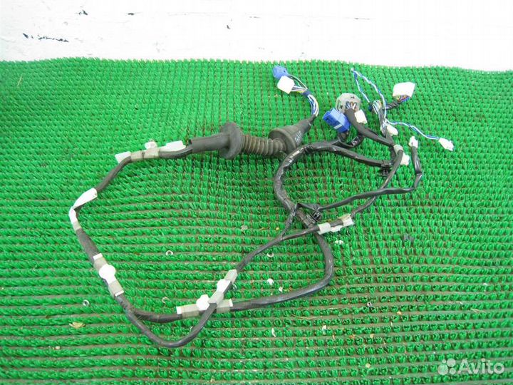 Проводка двери передней правой Lexus RX300 (MCU15