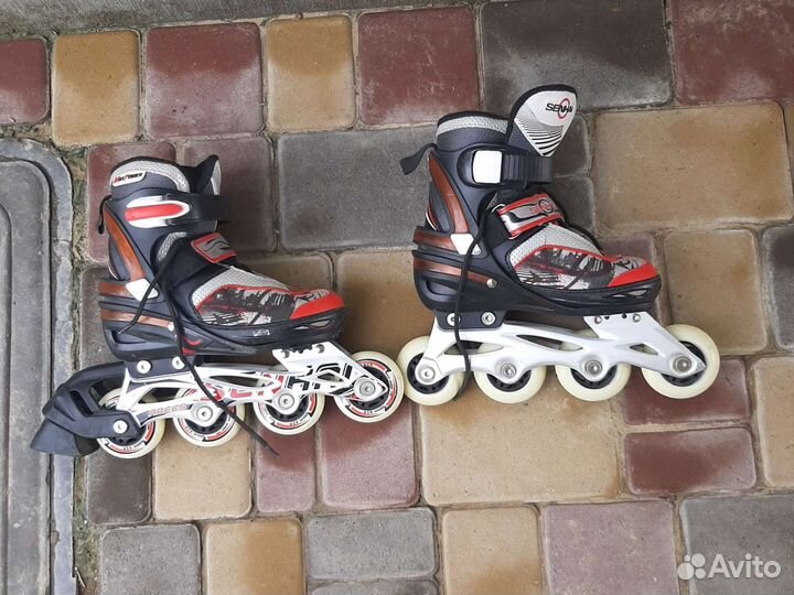 Ролики красно чёрные