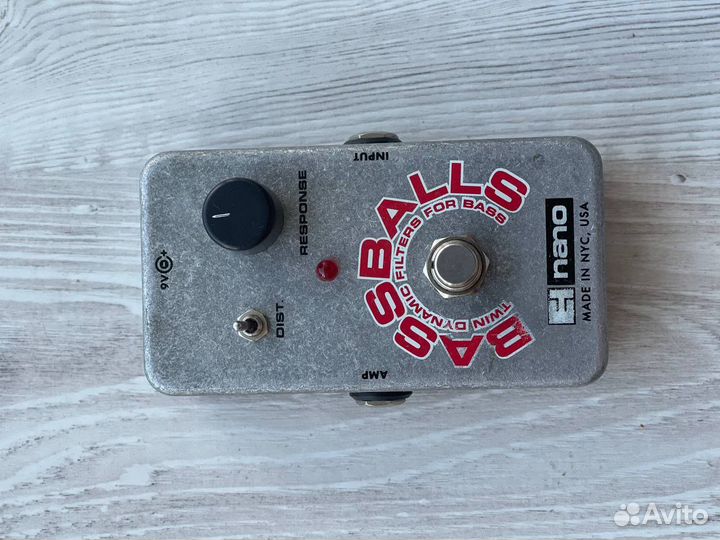 Басовый эффект electro-harmonix nano bassballs
