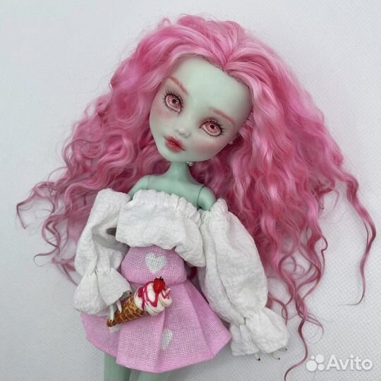 Ооак на кукле Монстер хай