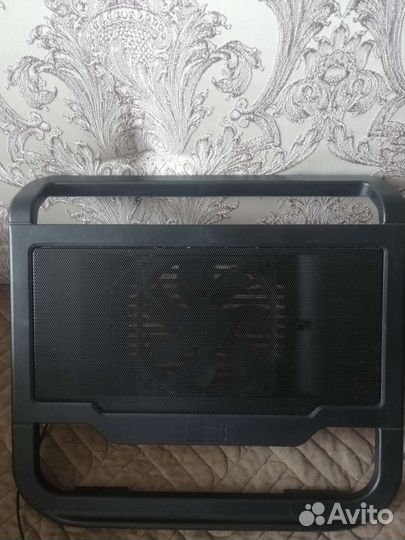 Охлаждающая подставка для ноутбука