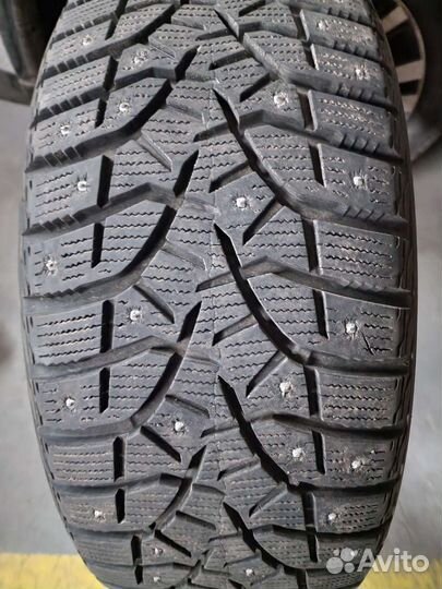 Bridgestone Blizzak Spike-02 255/50 R20 109