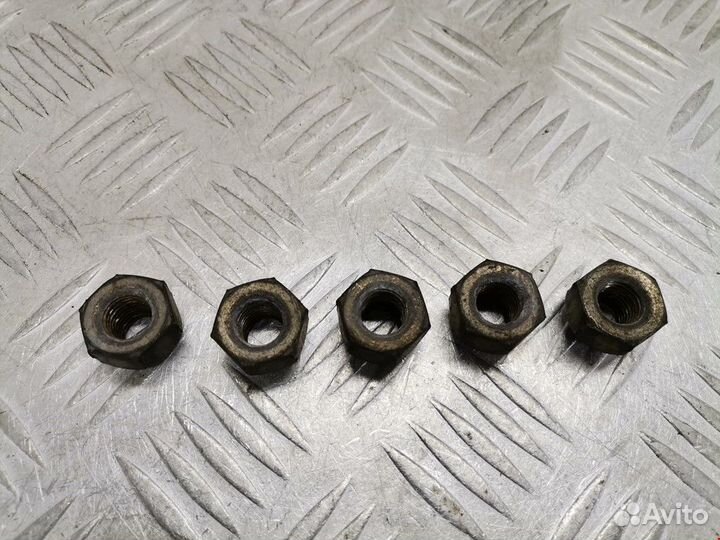 Болт Toyota Sienna 2 рест. 2007 9094201051