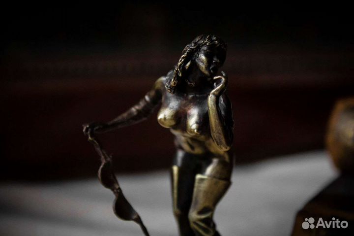 Статуэтка из бронзы - Без Условностей