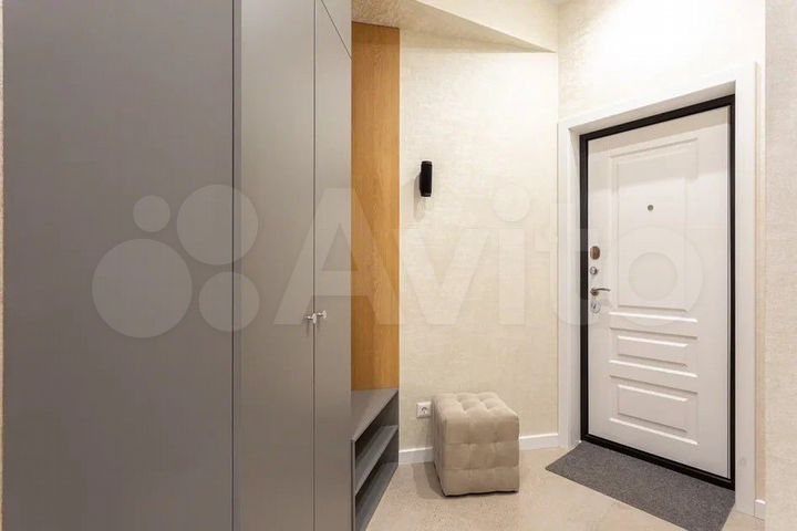 2-к. квартира, 89 м², 1/8 эт.