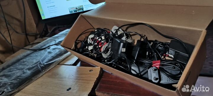 Разные радио детали провода трансформаторы тдкс