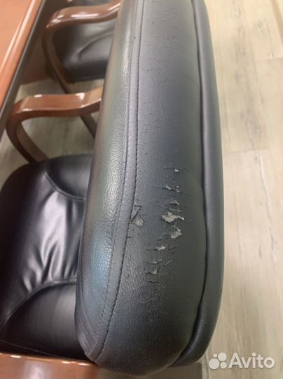 Офисное кожаное кресло бу