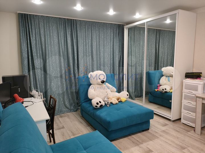 2-к. квартира, 77 м², 1/10 эт.