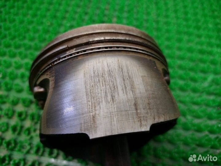 Поршень с шатуном Ford Focus 1 eyde 2002