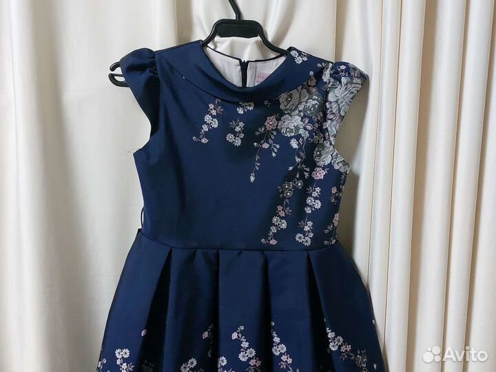 Нарядное платье