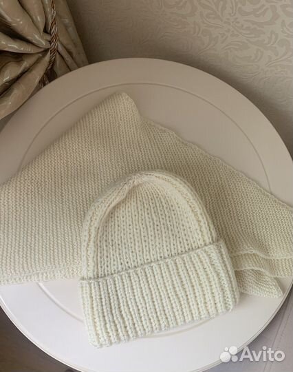 Шапка и косынка вязаная шерсть мериноса
