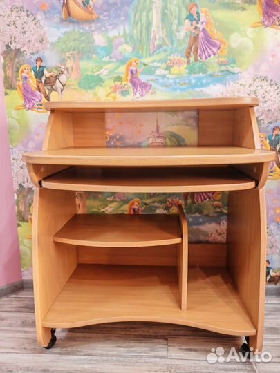 Компьютерный стол