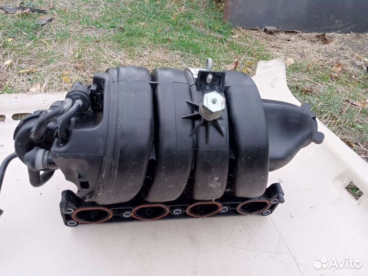 Коллектор впускной Opel Zafira B 1.8L (A18XER)